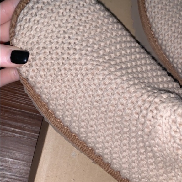 Size 6 UGG boots. - Picture 4 of 4